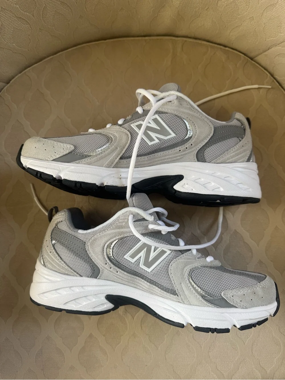 New Balance 574 Gray Sneakers – Women’s 9